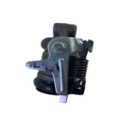 Pompes de freinage avant gauche avant pour QINGLING ISUZU 700P 4HK1 composant en fer fort